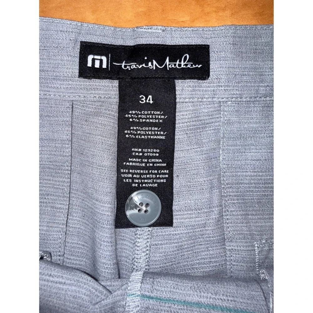TravisMathew Mens Grey Pineapple Print Golf Shorts Stretch Size 34 New